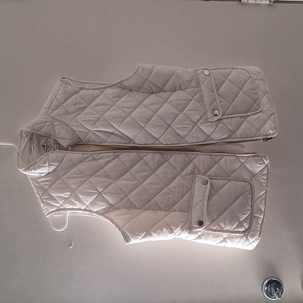 St John's women puffer vest